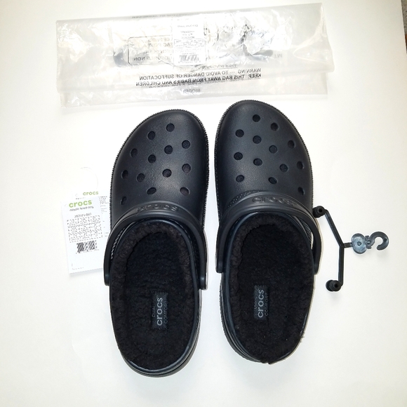 black fuzzy crocs mens